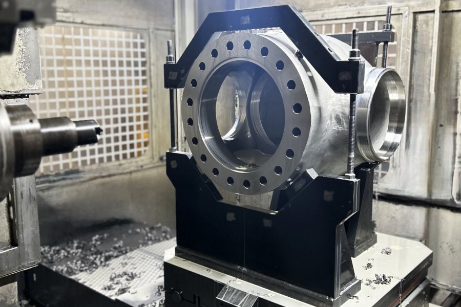 Computerized CNC technology optimizes machining processes, reducing costs and improving operational efficiency.